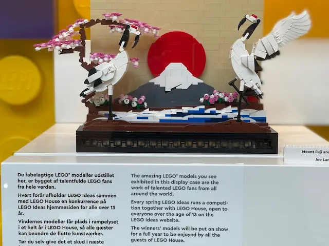 Mount Fuji artwork done with Lego.